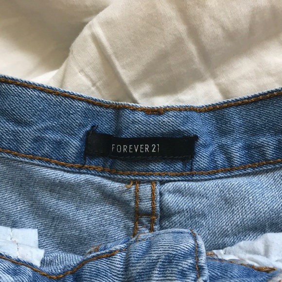 FVR 21 MEDIUM WASH DISTRESSED SHORTS - Picture 2 of 3